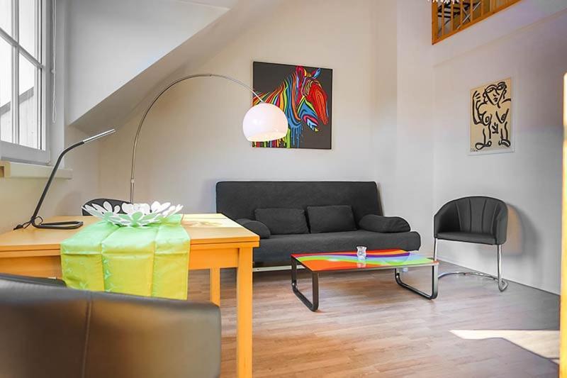 H&H Apartments Im Herzen Der Stadt Super Zentral Ruhig Mit Kochnischen Balkon Oder Empore Greifswald Exterior foto